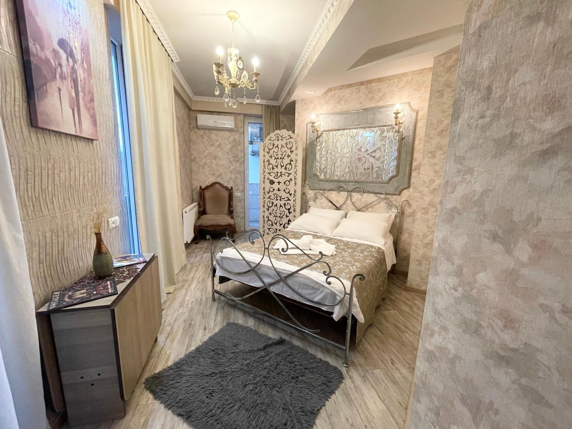 Central Apartment ティビリシ エクステリア 写真
