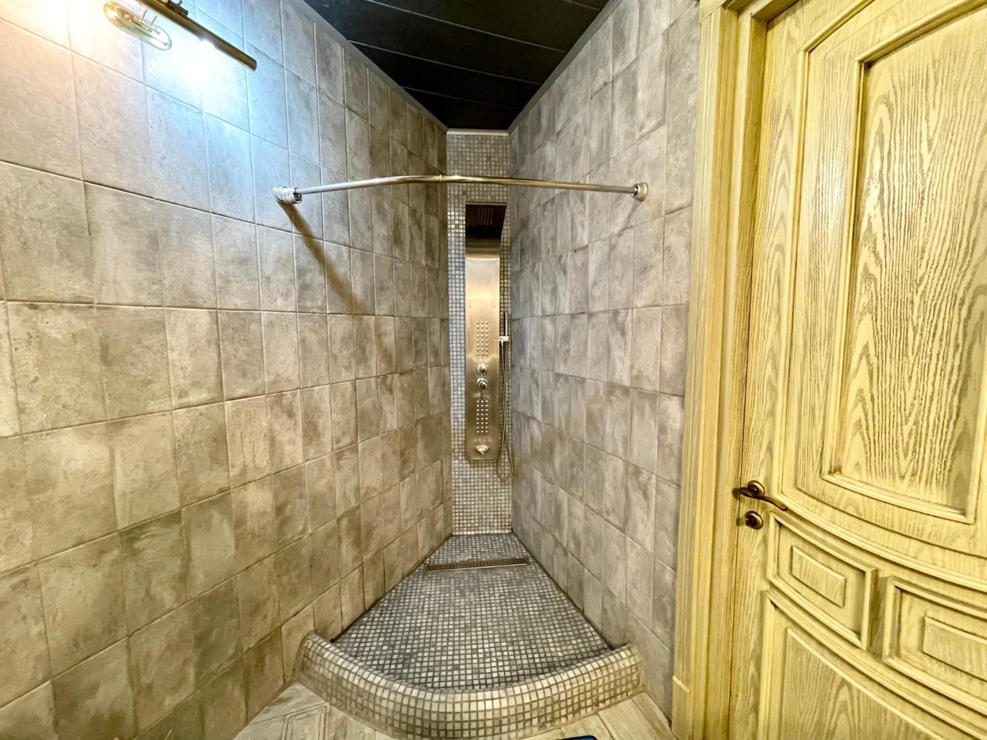 Central Apartment ティビリシ エクステリア 写真