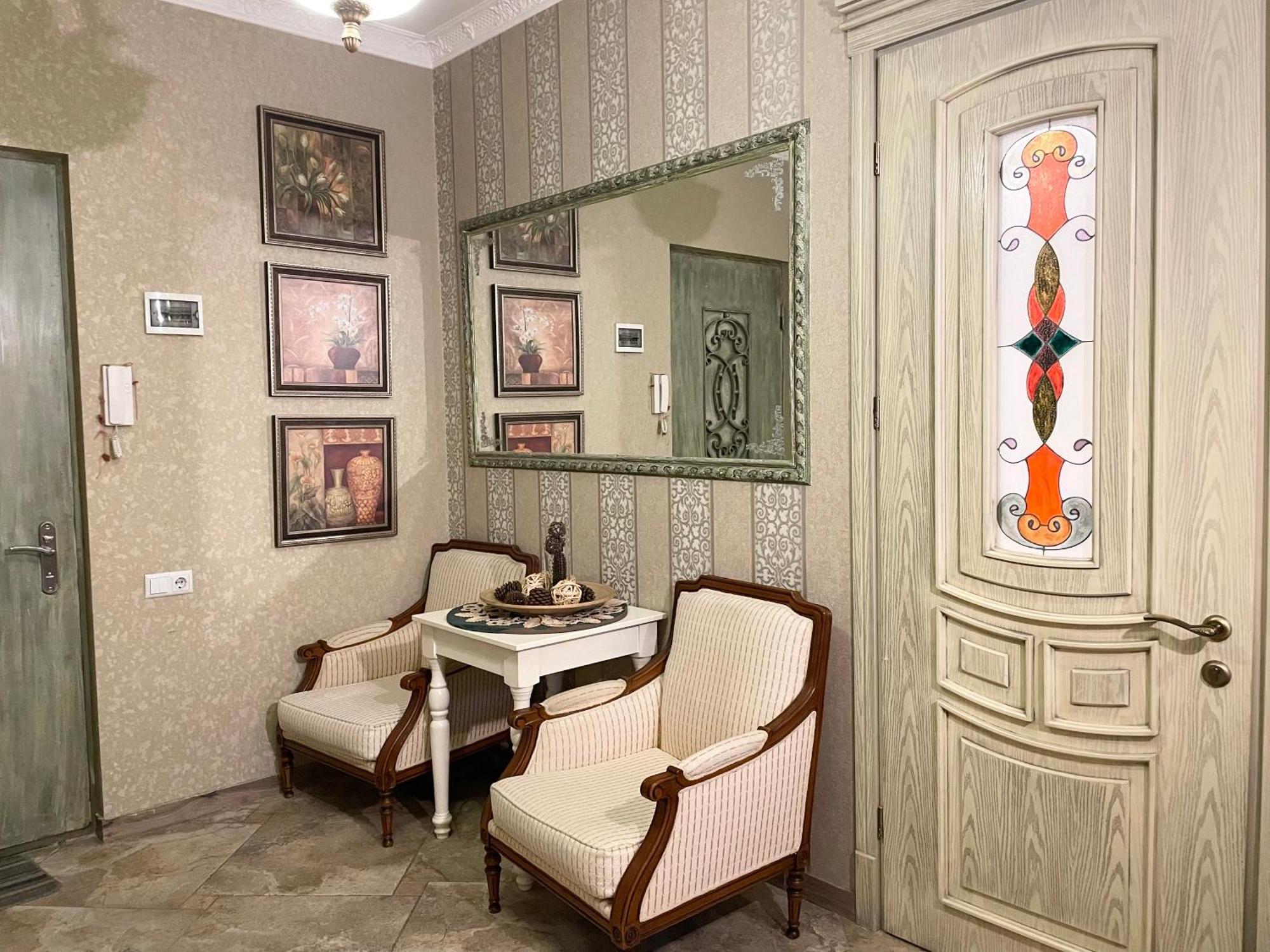 Central Apartment ティビリシ エクステリア 写真