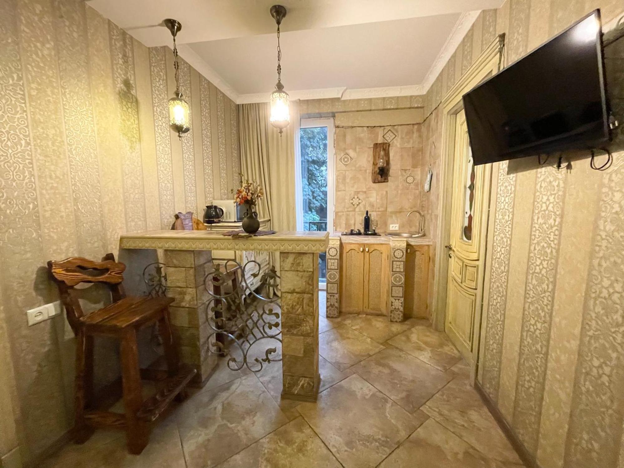 Central Apartment ティビリシ エクステリア 写真
