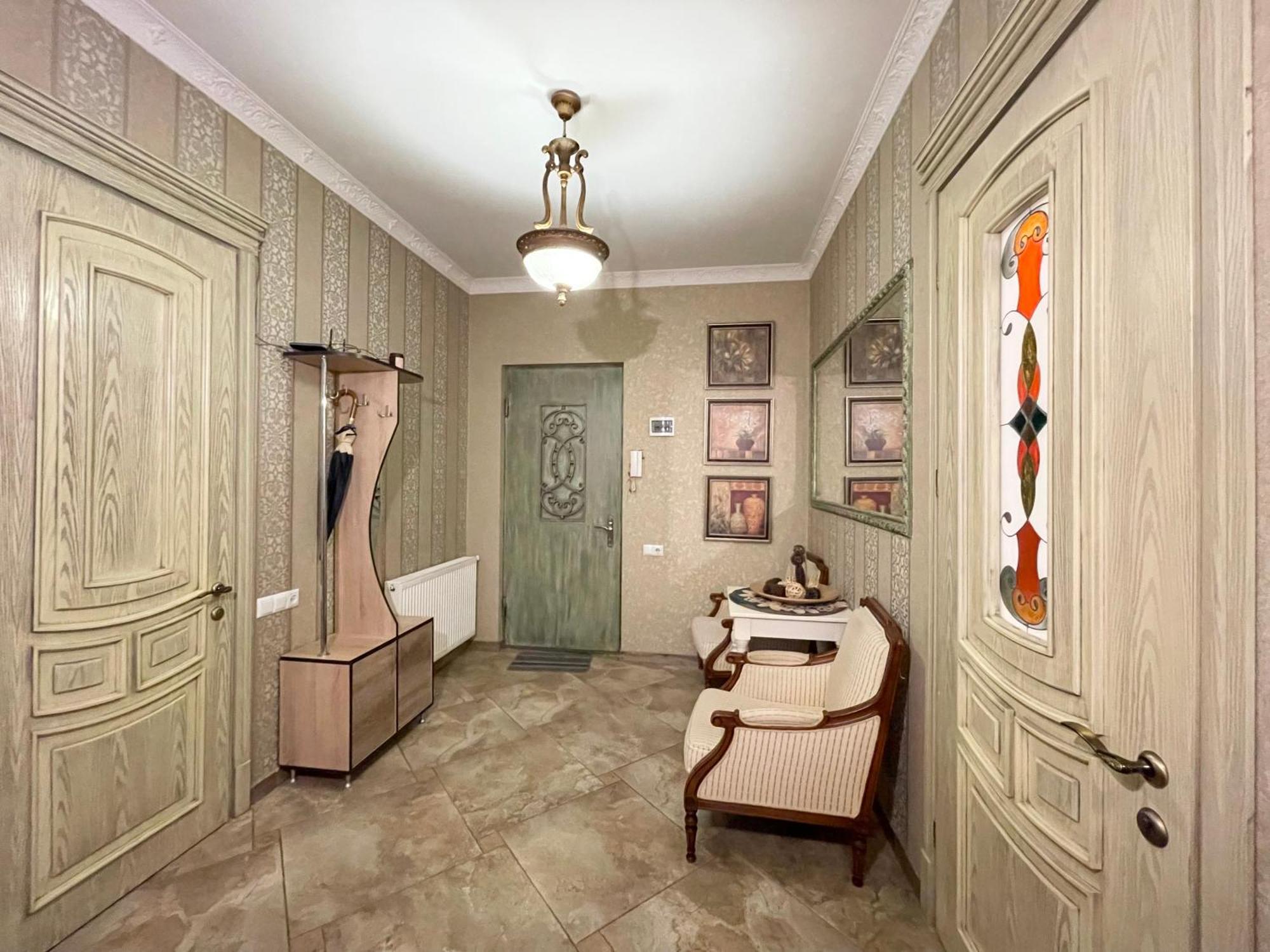 Central Apartment ティビリシ エクステリア 写真